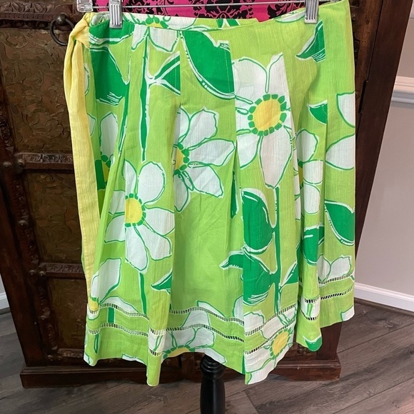 Lilly‎ Pulitzer skirt size 4 - Picture 2 of 4